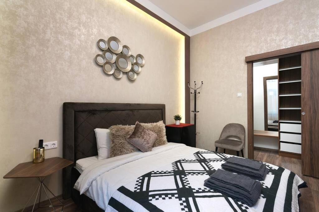 Contemporary Hidden Gem Art-Deco Residence บูดาเปสต์ ภายนอก รูปภาพ