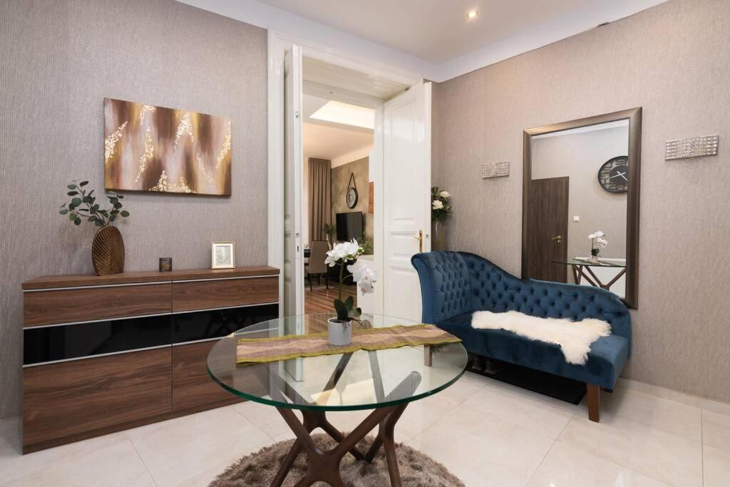 Contemporary Hidden Gem Art-Deco Residence บูดาเปสต์ ภายนอก รูปภาพ